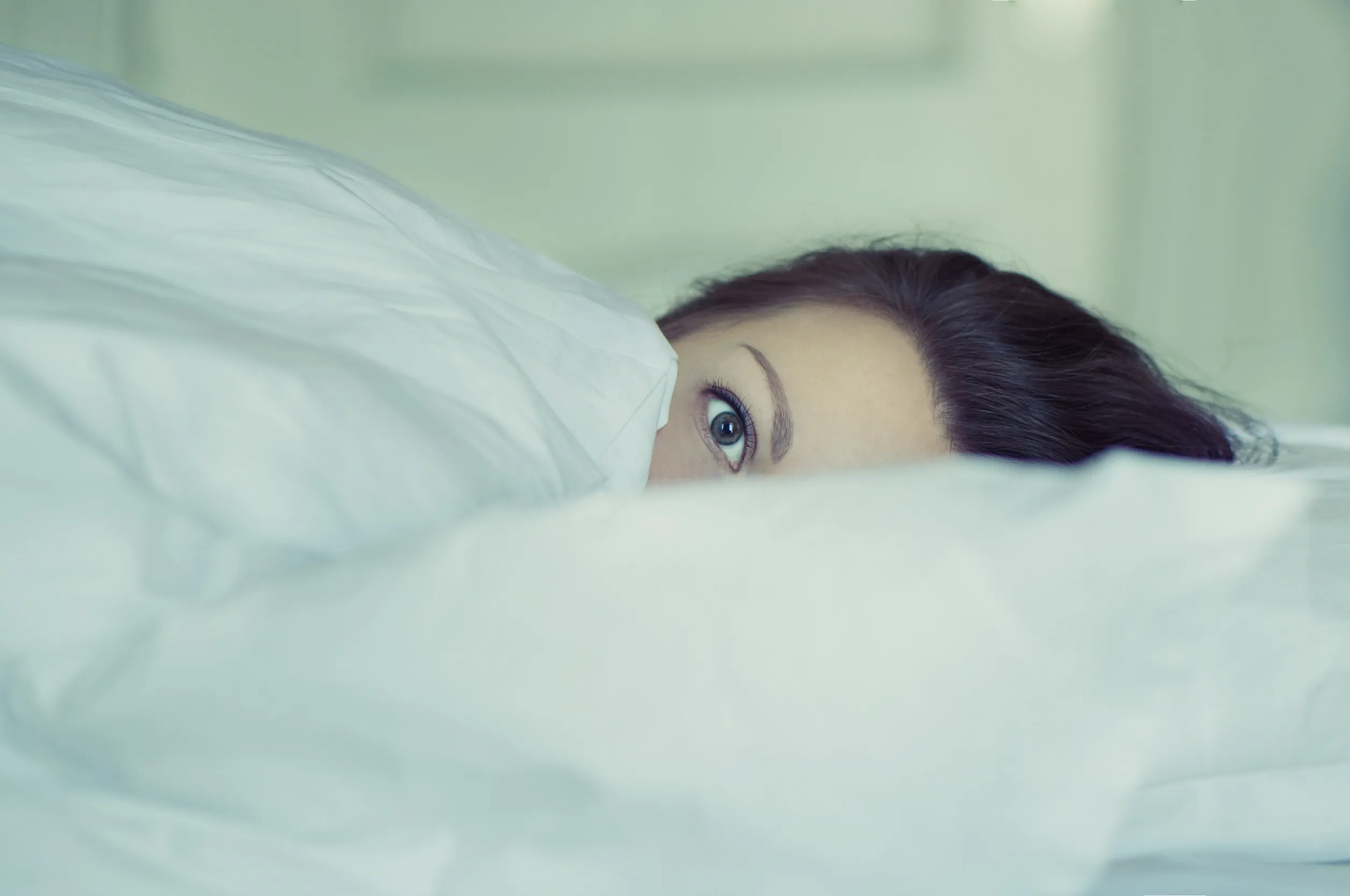 woman awake with somniphobia