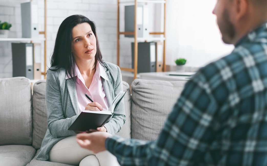 - Manhattan Center for Cognitive Behavioral Therapy Therapist administering POCD treatment